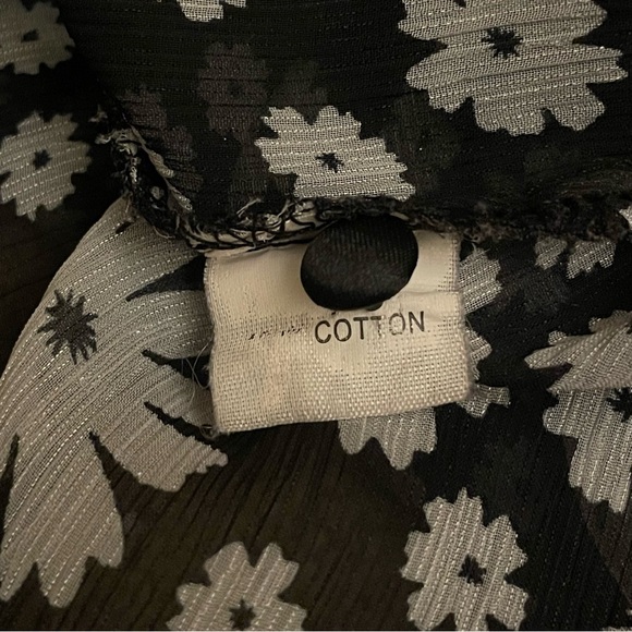 VINTAGE Collared Shirt  • Black & White Floral • US Medium - Picture 7 of 7